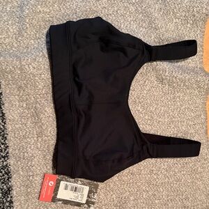 Oiselle NWT Esther Bra size 4 Black Sports Bra